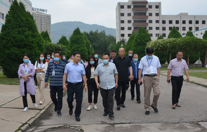 参加第21届中国•青海绿色发展投资贸易洽谈会的内蒙古自治区代表团一行来公司考察调研